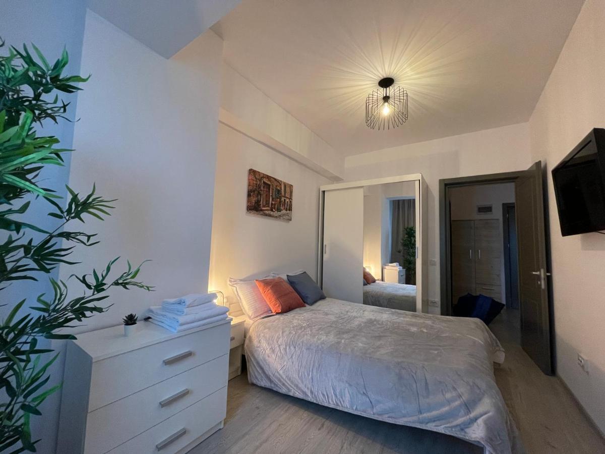 Apartment Near Palas Mall Iasi Exteriör bild