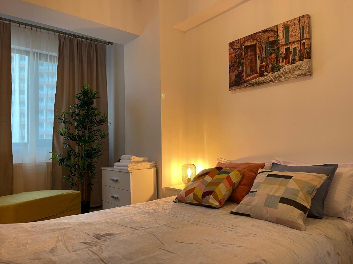 Apartment Near Palas Mall Iasi Exteriör bild