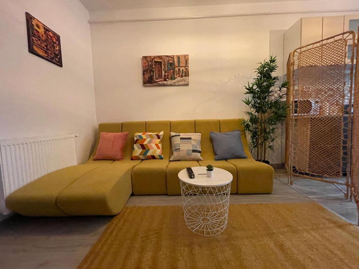 Apartment Near Palas Mall Iasi Exteriör bild