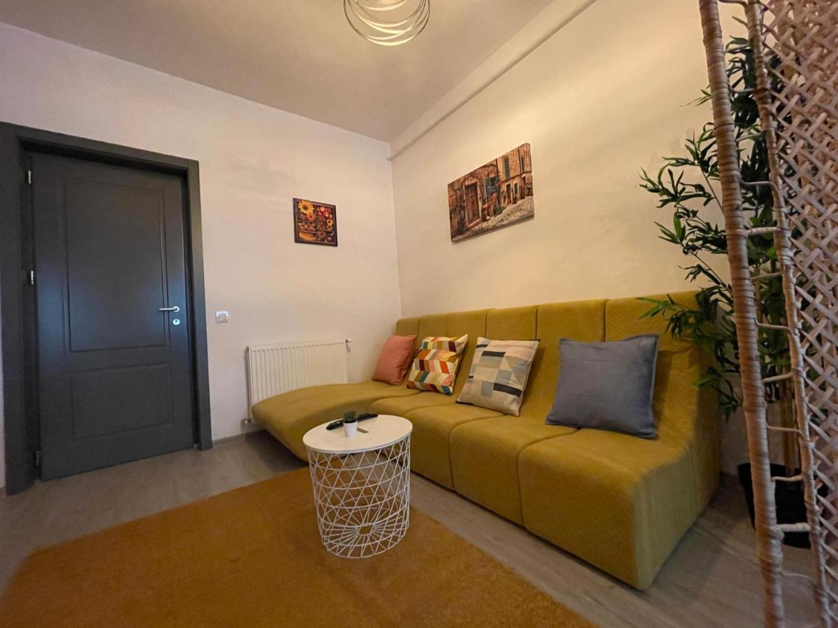 Apartment Near Palas Mall Iasi Exteriör bild